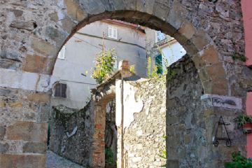 Porta di sotto (Foto di Alessandro Vecchi - 2017)