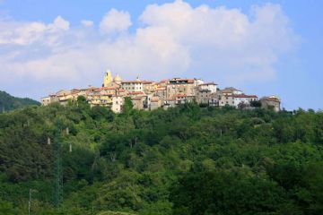 Veduta del paese (foto di Alessandro Vecchi - 2012)